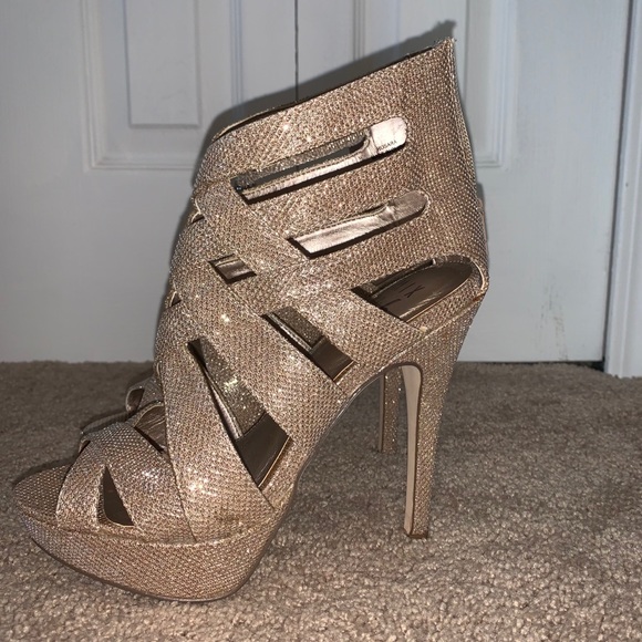 Heels - Picture 2 of 3